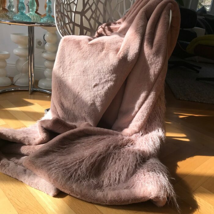 Kanin altrosa, Kunstfell-Plaid, Rückseite Yeti rose
