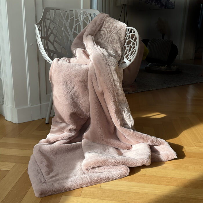 Kanin altrosa, Kunstfell-Plaid, Rückseite Chenille altrosa