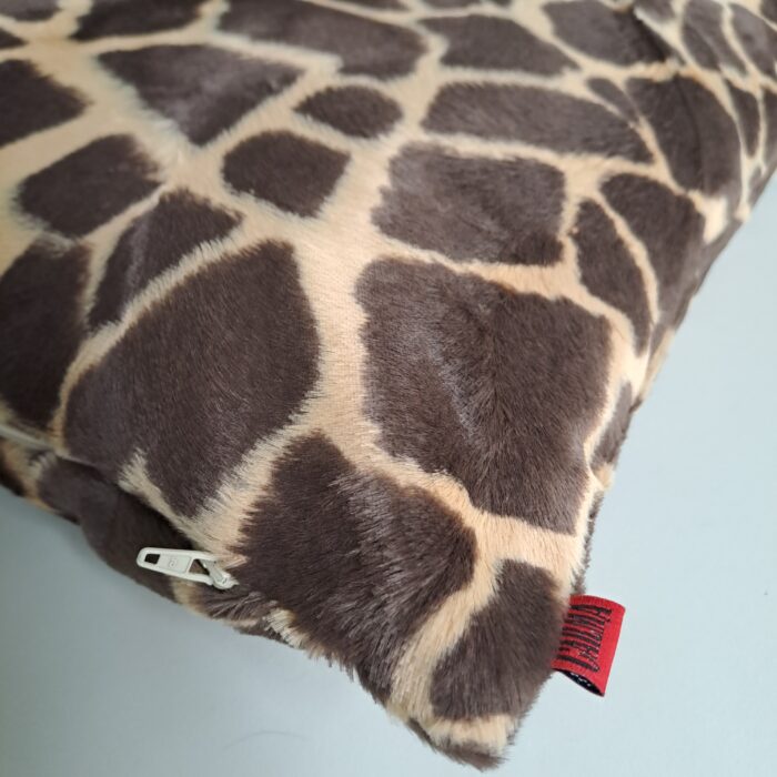Giraffe, Kunstfell-Kissenhüllen, verschiedene Größen – Bild 2