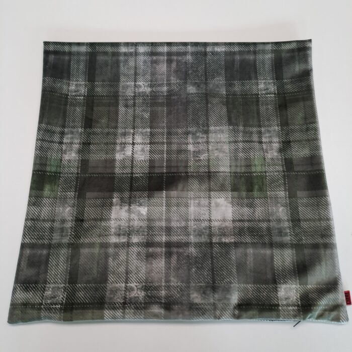 Sheep white, Kunstfell-Plaid, Rückseite Samt Karo green + 1 Kissen 50x50cm gratis – Bild 2