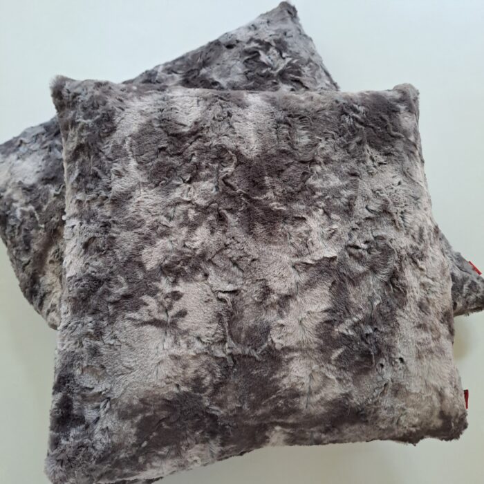 Lamm granit, Kunstfell-Kissenhüllen, 50x50cm, Auslaufmodell – Bild 3