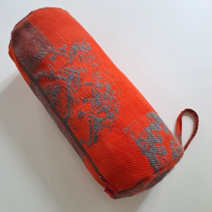 Loft orange, Nackenrolle