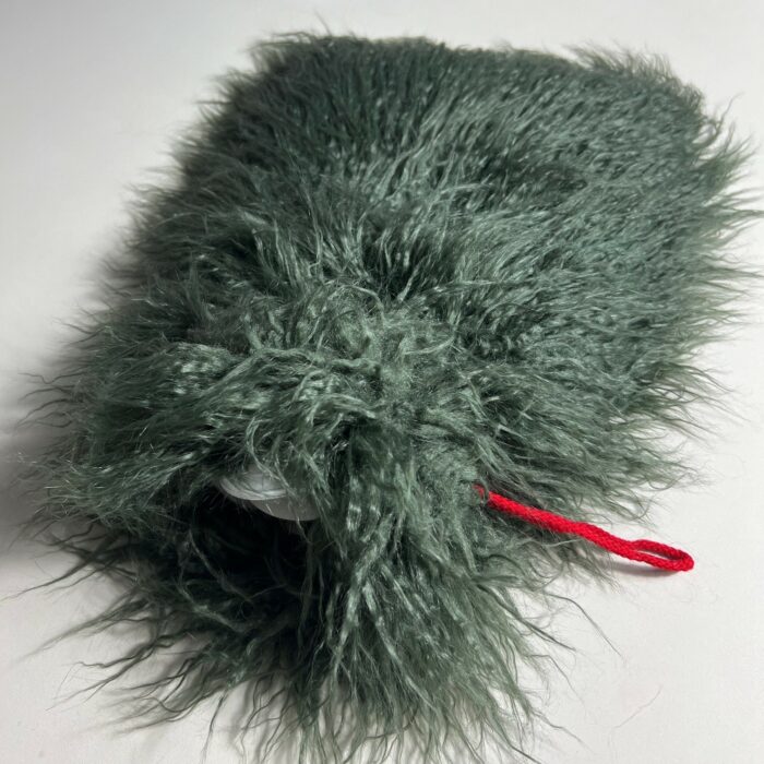 Yeti olive, Kunstfell-Plaid, Rückseite Wool-Cashmere grey, mit einer gratis Wärmflasche! – Bild 3