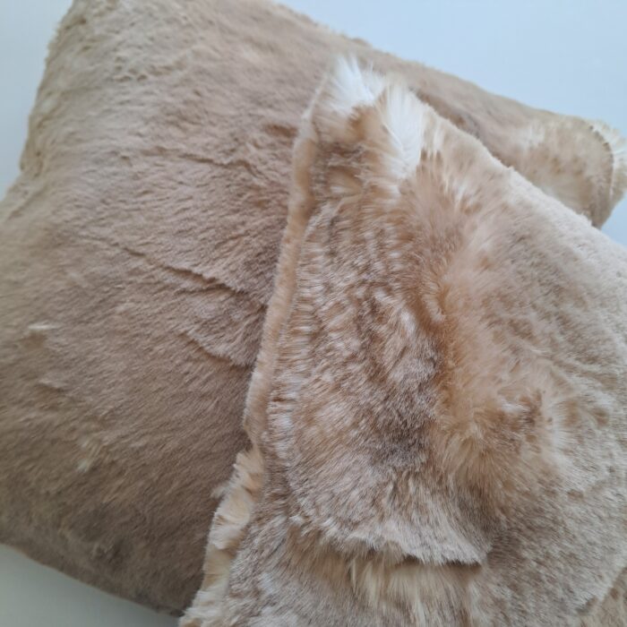 Puma beige, Kunstfell-Kissenhüllen, verschiedene Größen, Auslaufmodell – Bild 3