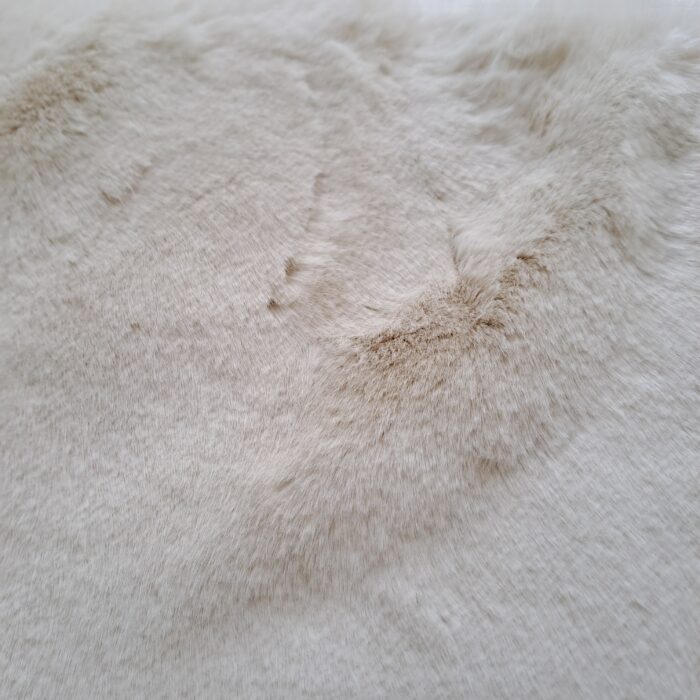 Puma cream, Kunstfell-Kissenhüllen, verschiedene Größen, Auslaufmodell – Bild 5