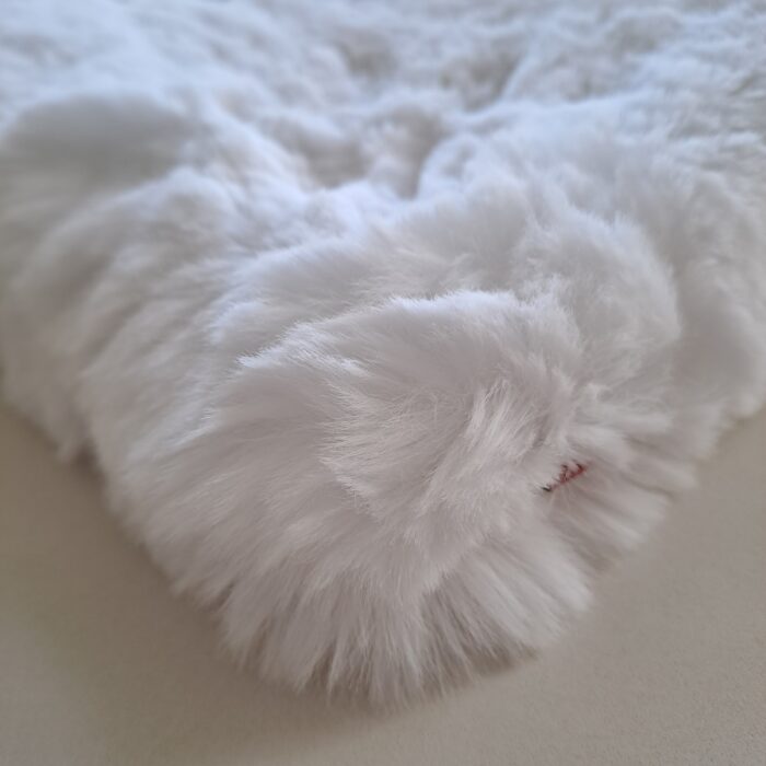 Puma white, Kunstfell-Kissenhüllen, verschiedene Größen, Auslaufmodell – Bild 2