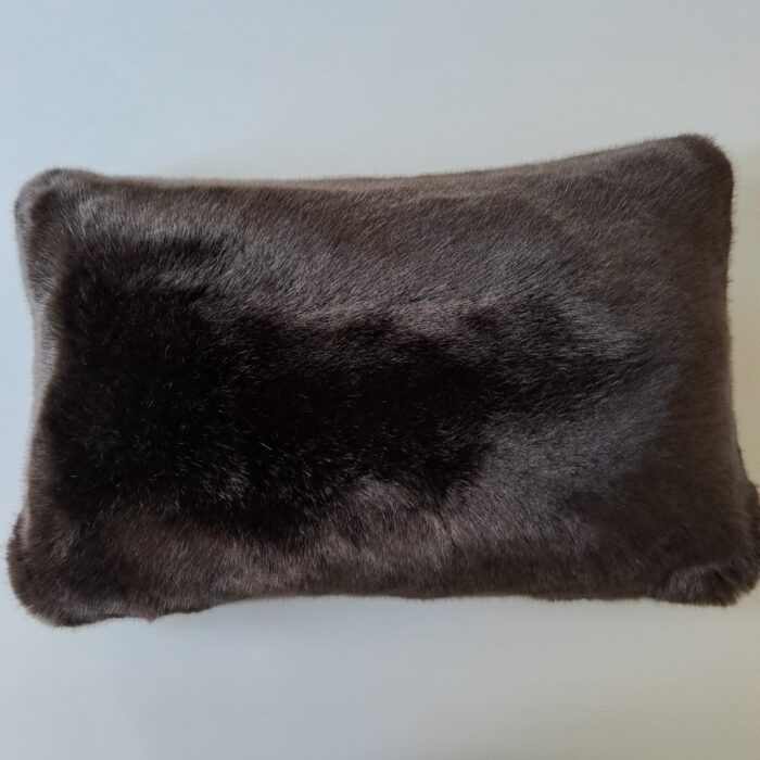 Seal brown, Kunstfell-Kissenhüllen, verschiedene Größen, Auslaufmodell – Bild 2