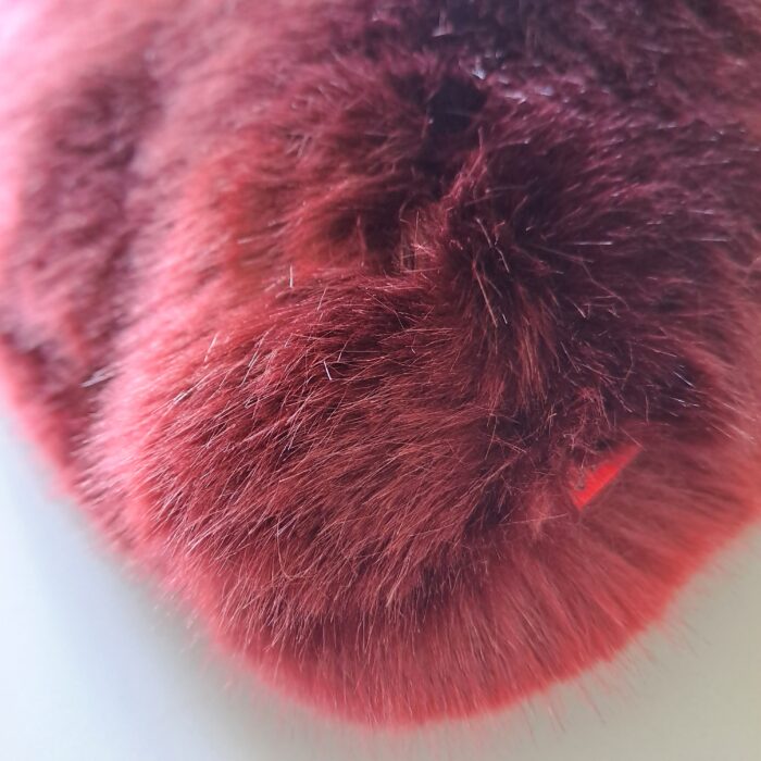 Seal red, Kunstfell-Kissenhülle, 50x50cm, Auslaufmodell – Bild 2