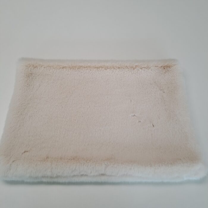 Seal champagner, Kunstfell-Kissenhüllen, 40x60cm, Auslaufmodell