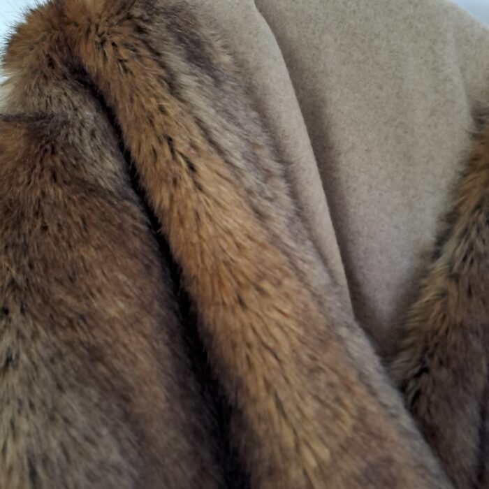 Fuchs brown, Kunstfell-Plaid, Rückseite Wool-Cashmere camel, Auslaufmodell – Bild 3