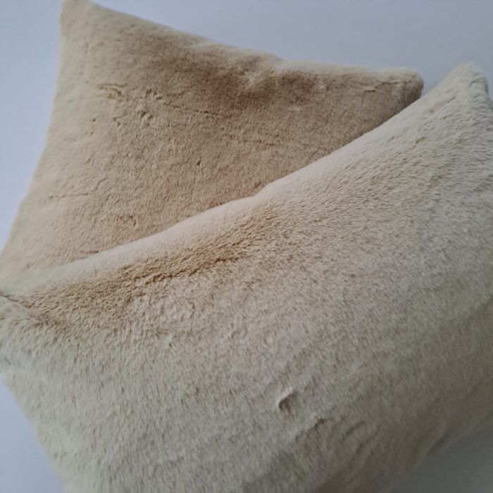 Kanin cream, Kunstfell-Kissenhüllen, verschiedene Größen, Auslaufmodell – Bild 4