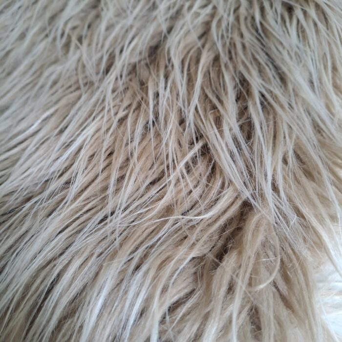 Yeti beige, Kunstfell-Kissenhüllen, 40x40cm, Auslaufmodell – Bild 2