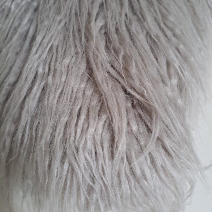 Yeti silver, Kunstfell-Kissenhüllen, verschiedene Größen, Auslaufmodell – Bild 2